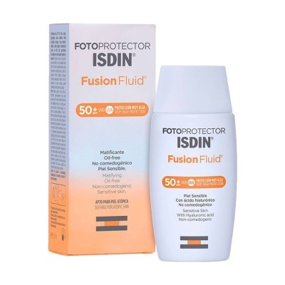 Fotoprotetor ISDIN Fusion Fluid SPF 50+ em embalagem branca e laranja