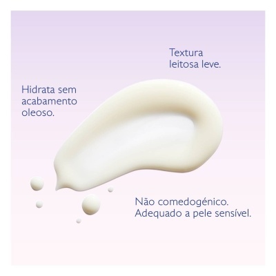 Textura cremosa branca em fundo lilás com texto informativo sobre hidratação e adequação para pele sensível