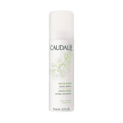 Frasco branco de Caudalie Eau de Raisin com ilustração de uvas e texto em verde e preto.