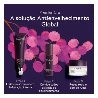 Produtos cosméticos Caudalie Premier Cru sobre fundo roxo com ilustração de uvas e texto explicativo em português.