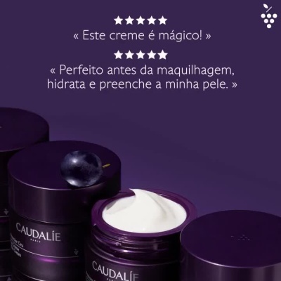 Embalagens roxas do creme Caudalie com texto de avaliações em português
