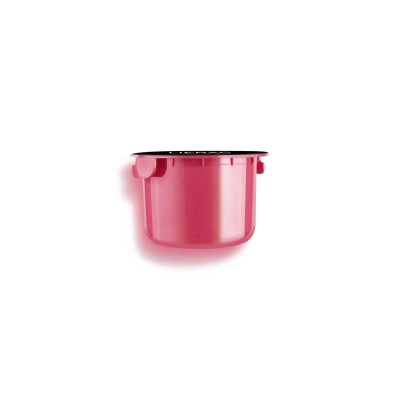 Pote plástico rosa com tampa preta sobre fundo branco