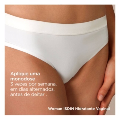 Mulher com cueca branca e texto instrucional em português sobre uso de hidratante vaginal ISDIN.