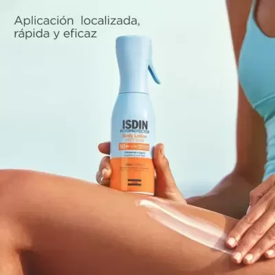 ISDIN Fotoprotector Body Lotion Wet Skin FPS 50+ aplicado na perna morena