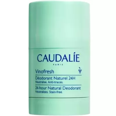 Desodorizante natural Caudalie Vinofresh 24h em stick verde água com texto azul.