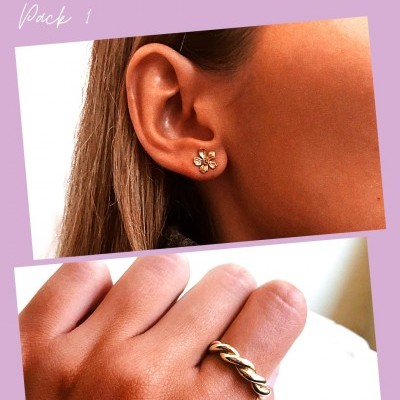 Anel torcido dourado e brincos de flor dourados com pedras