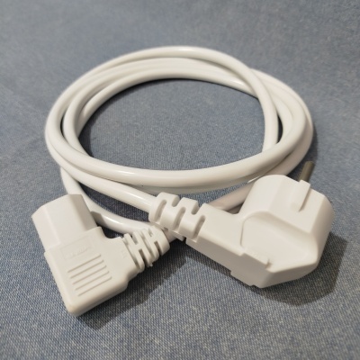 Cabo de alimentação branco com ficha tipo europeu e ficha IEC C13