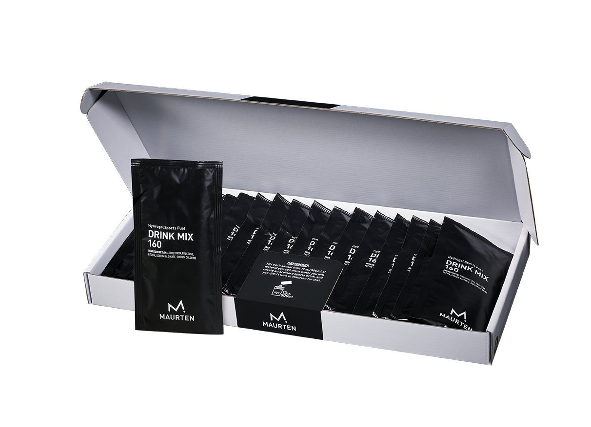 Caixa com saquetas pretas de DRINK MIX 160 da MAURTEN