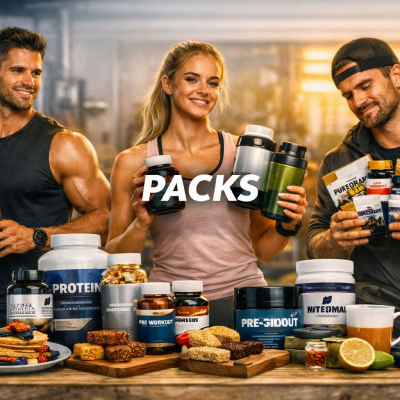 Pessoas segurando suplementos alimentares e shakers com produtos dispostos numa mesa de madeira