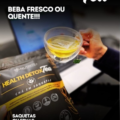 Embalagem preta de chá HEALTH DETOX Tea e chá com gelo numa chávena transparente