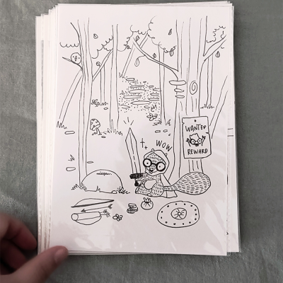 Desenho a preto e branco de um animal com espada numa floresta com placa WANTED REWARD