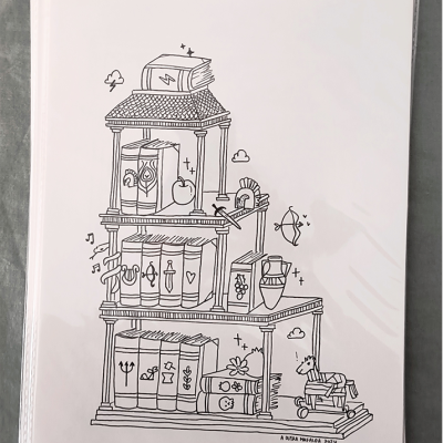 Impressão artística a preto e branco de estante com livros e objetos simbólicos