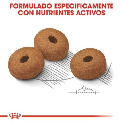 Bolachas marrons com buraco no meio e texto em vermelho acima