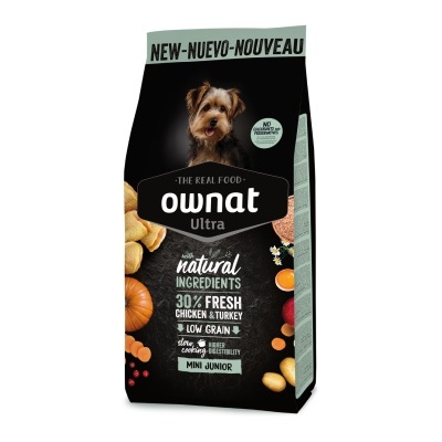 Saco de ração Ownat Ultra Mini Junior para cães com design preto, imagem de cachorro e ingredientes naturais