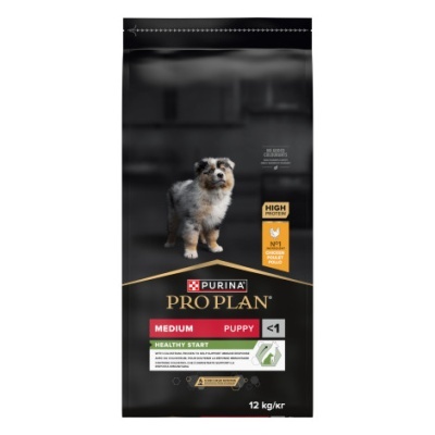 Embalagem preta de ração para cachorros da marca Purina Pro Plan com imagem de cão e texto no centro