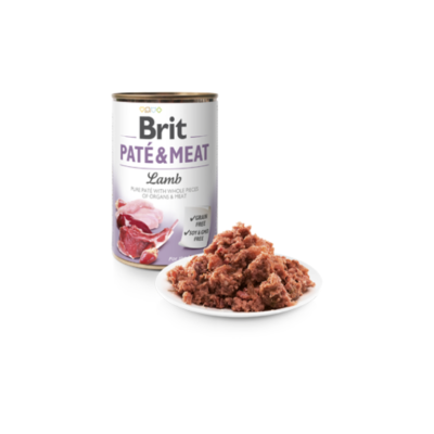 Lata de comida para animais Brit Paté & Meat Lamb com patê em prato branco