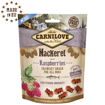 Snack para cães Carnilove Mackerel com framboesas em embalagem castanha e roxa