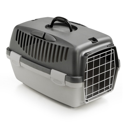 Transportadora para animais cinzenta e preta com porta metal frontal