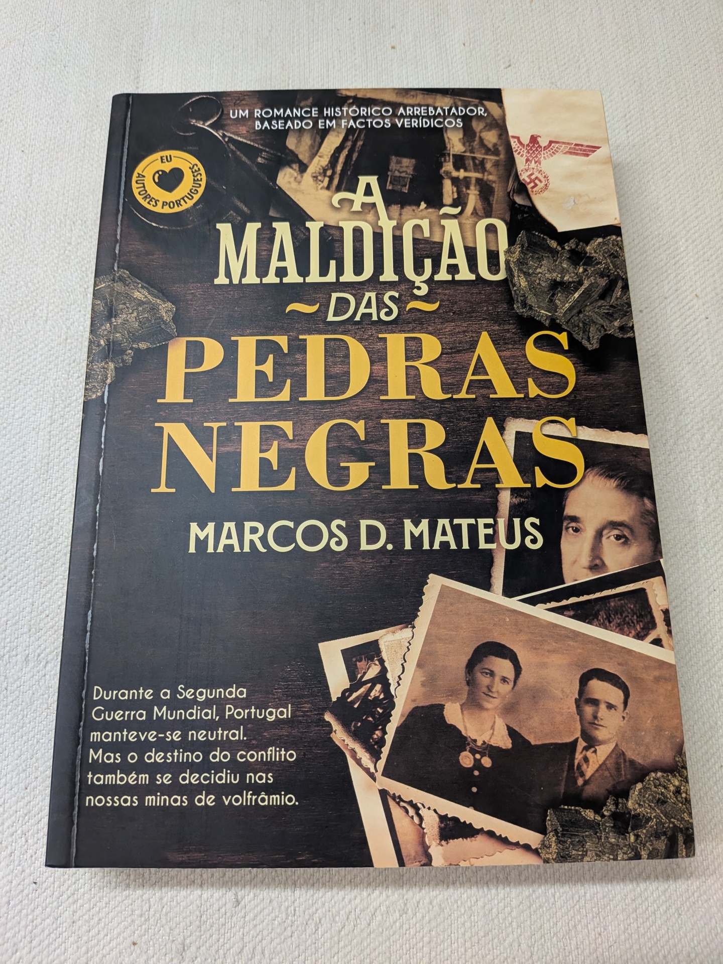 Marcos D. Mateus - A Maldição das Pedras Negras Capa do livro A Maldição das Pedras Negras, texto e imagens históricas