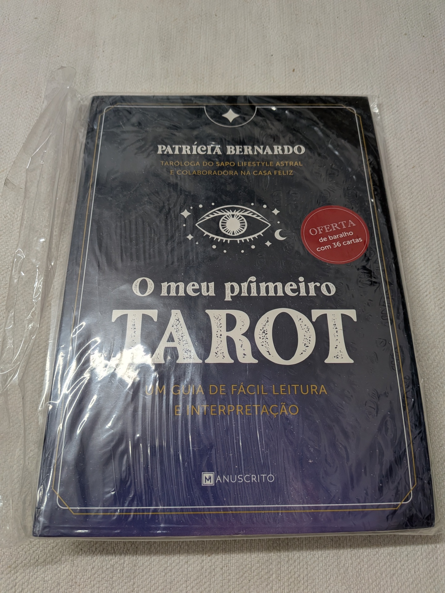 Patrícia Bernardo - O Meu Primeiro Tarot (Um guia de fácil leitura e interpretação) Livro O meu primeiro TAROT embalado em plástico