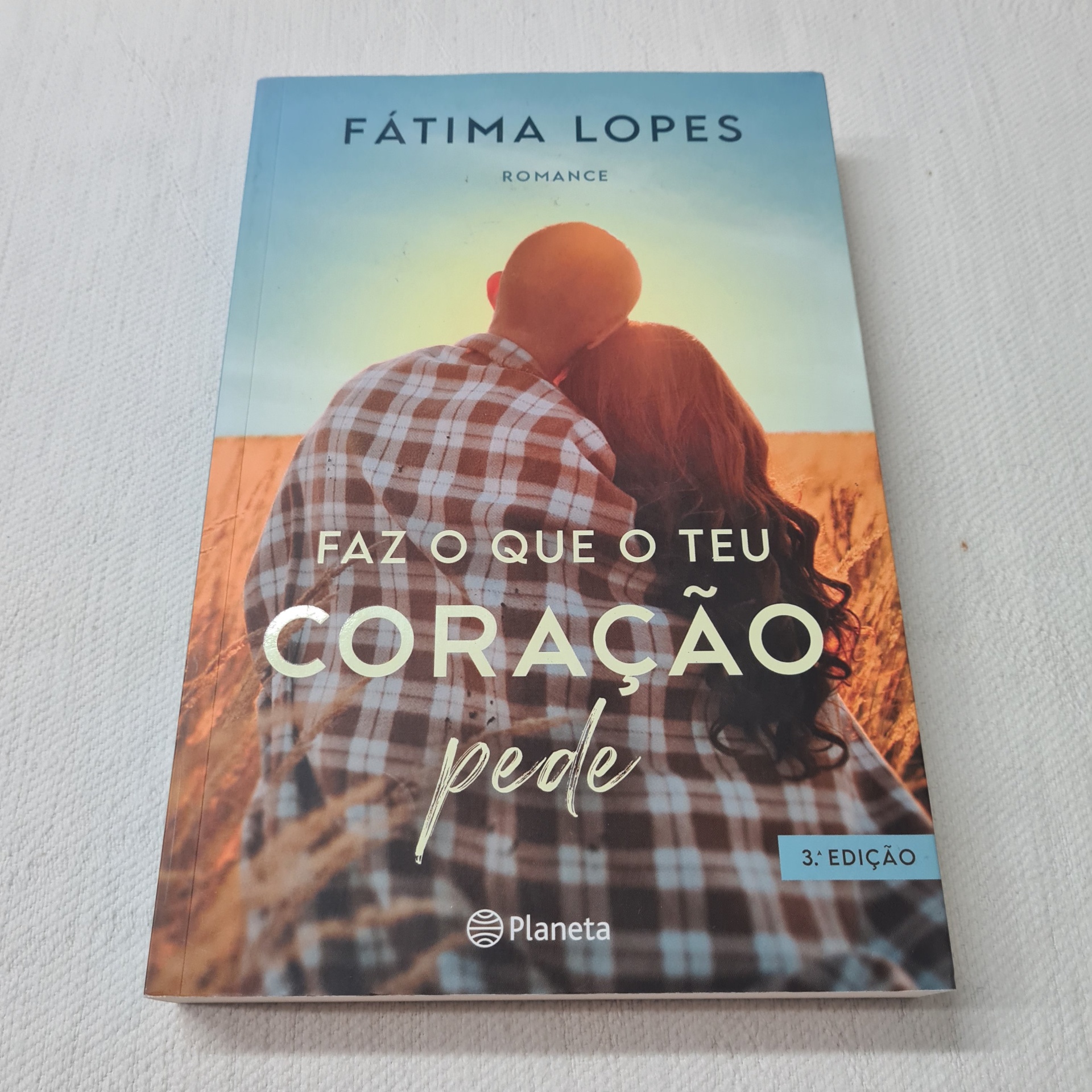 Fátima Lopes - Faz o que o Teu Coração Pede Capa do livro 'Faz o que o teu coração pede' mostrando casal abraçado e título em destaque
