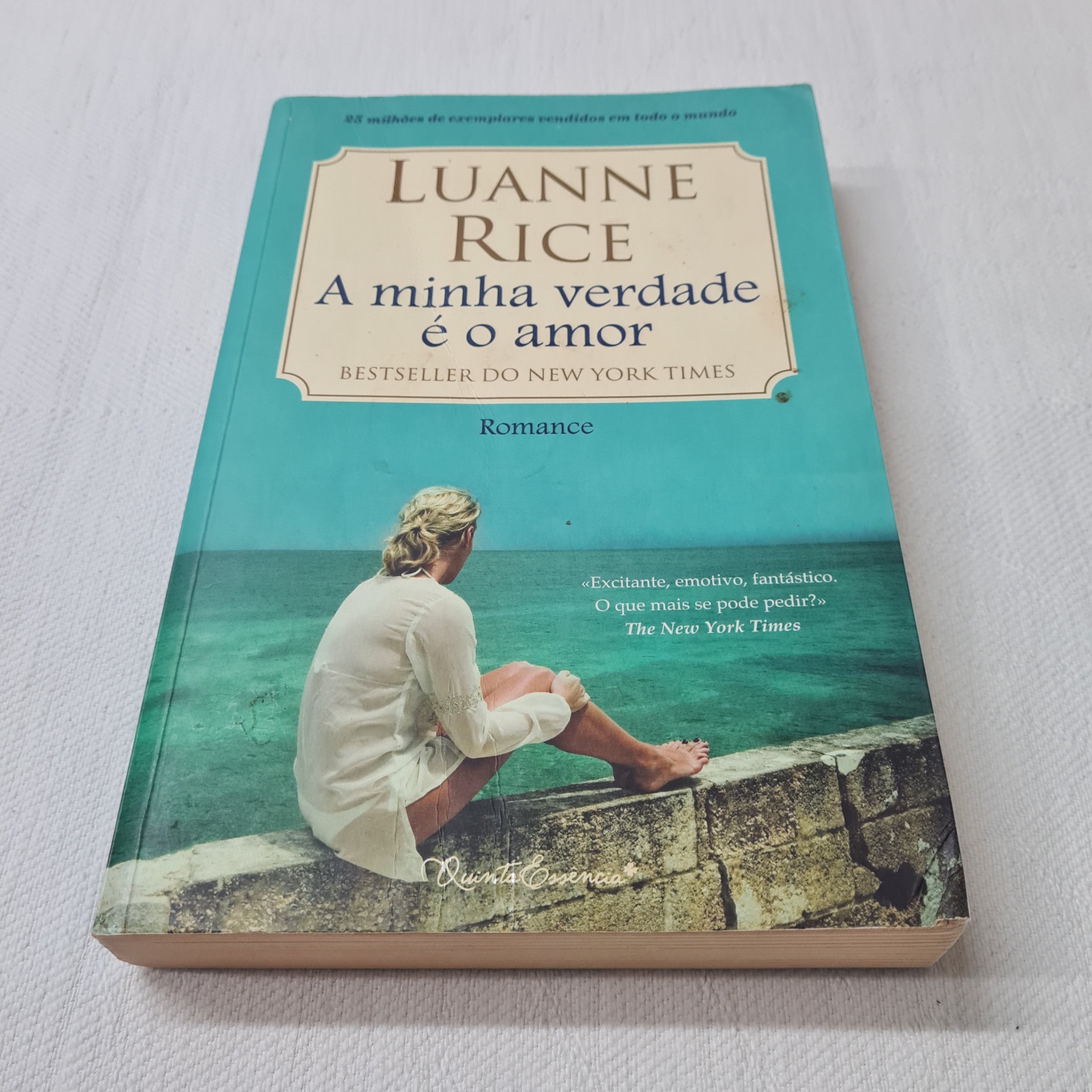 Luanne Rice - A Minha Verdade é o Amor Livro 'A minha verdade é o amor' de Luanne Rice com imagem de mulher à beira da água