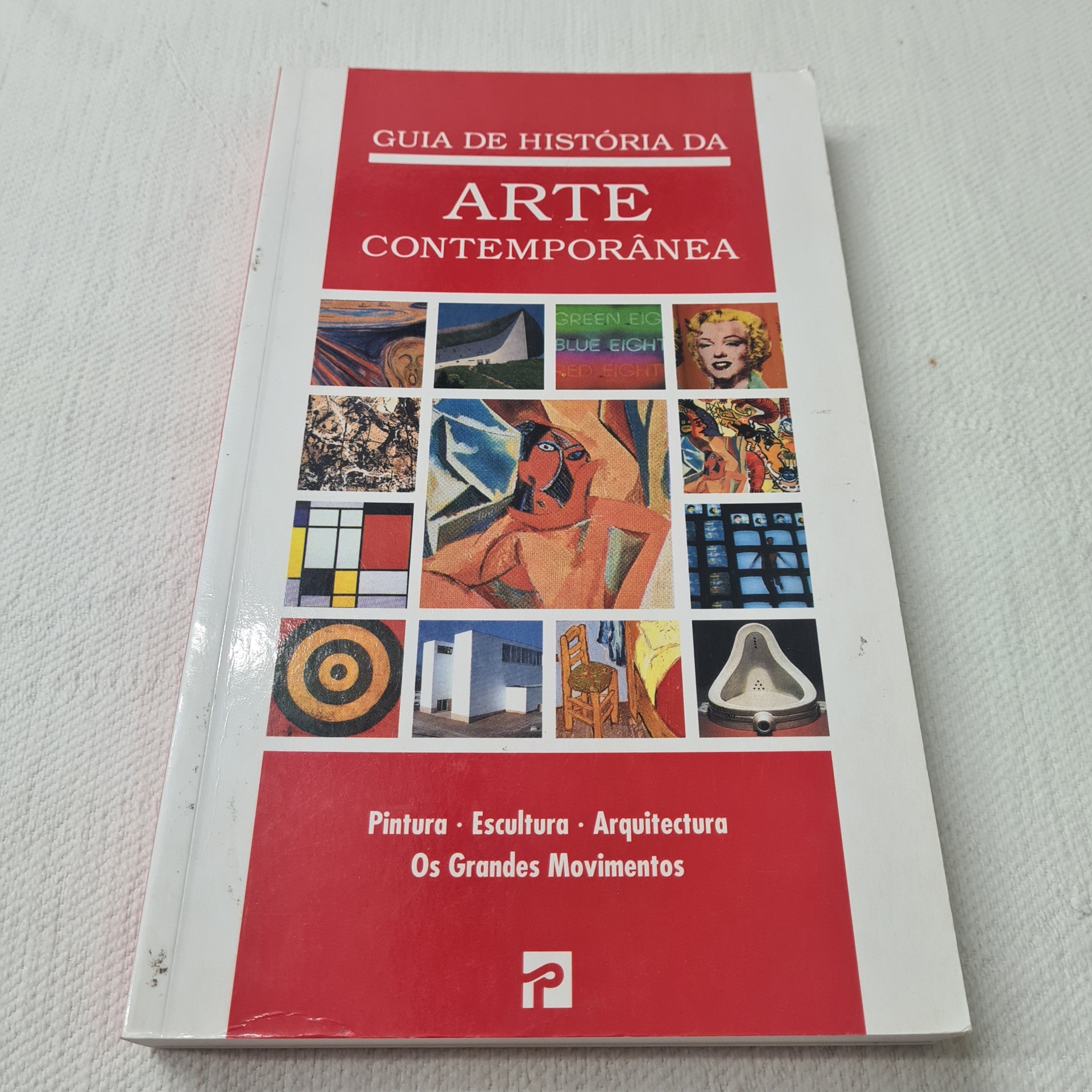 Silvia Ferrari - Guia de História da Arte Contemporânea Capa de livro 'Guia de História da Arte Contemporânea' com imagens coloridas de obras de arte