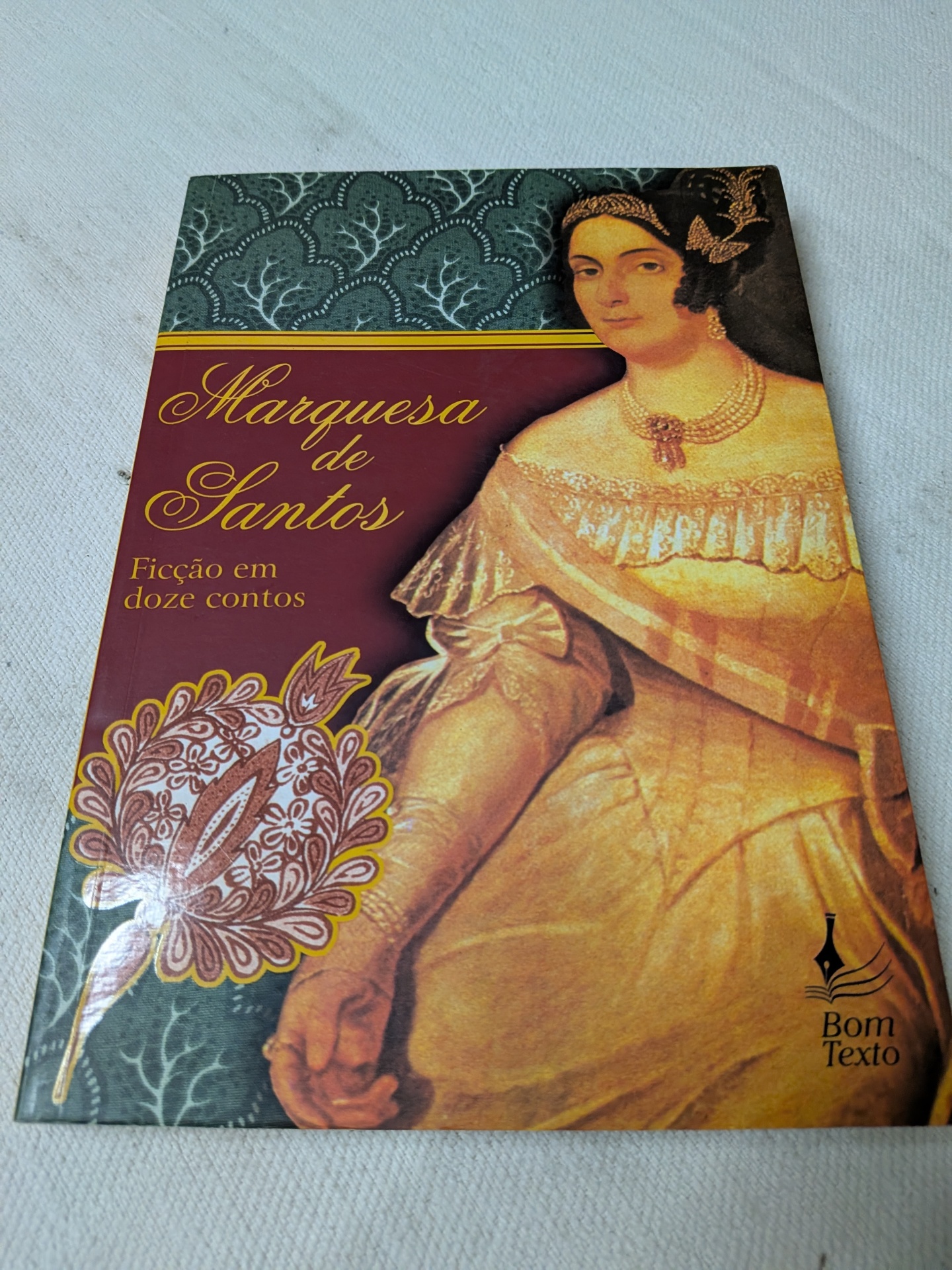 Clovis Bulcao - Marquesa de Santos: Ficção Em Doze Contos Capa do livro Marquesa de Santos com ilustração de mulher e texto em amarelo