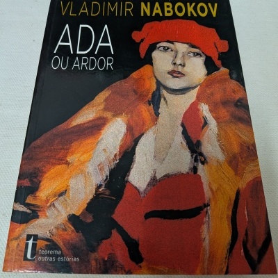Capa preta de livro com ilustração e título VLADIMIR NABOKOV ADA OU ARDOR