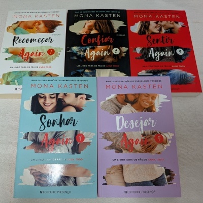 Cinco livros da coleção Again de Mona Kasten com capas coloridas e fotos de casais