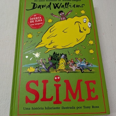 Capa de livro infantil SLIME verde com ilustrações coloridas e texto em português.
