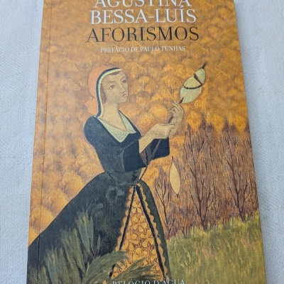 Capa de livro com ilustração de mulher e texto AGUSTINA BESSA-LUÍS AFORISMOS