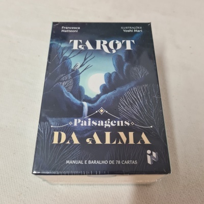 Caixa de baralho de Tarot Paisagens da Alma com ilustrações em azul e preto