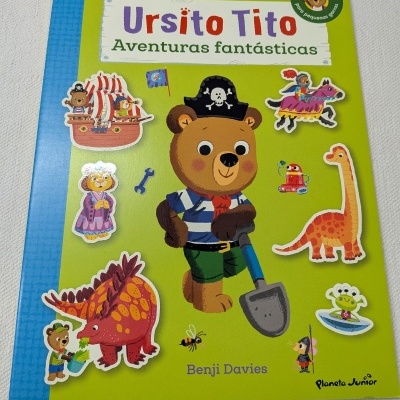 Capa de livro infantil Ursito Tito Aventuras fantásticas com ilustrações coloridas