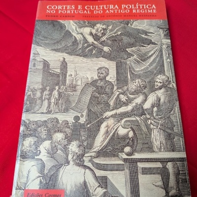 Livro Corte e Cultura Política capa com ilustração e texto em português