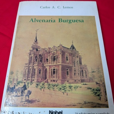 Capa de livro Alvenaria Burguesa com imagem de edifício antigo e cavaleiros