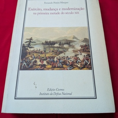 Capa de livro sobre exército e modernização do século XIX com ilustração histórica