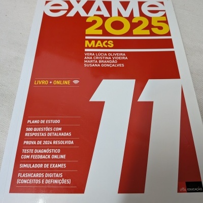 Capa de livro de estudo vermelho, branco e amarelo com texto e logo LeYa Educação