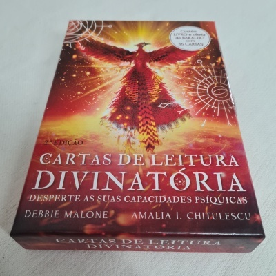 Caixa de cartas de leitura divinatória com fénix e textos em branco