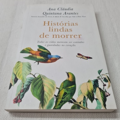 Capa de livro com títulos em texto e ilustrações de pássaros e folhas