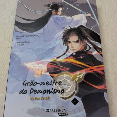 Capa de livro Grão-mestre do Demonismo com ilustração de personagens e texto