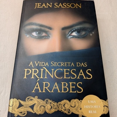 Capa do livro A Vida Secreta das Princesas Árabes
