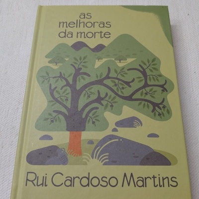 Capa do livro as melhores da morte de Rui Cardoso Martins com ilustração de árvore e pedras