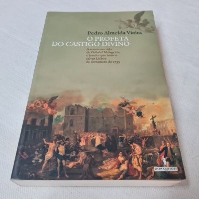 Livro 'O PROFETA DO CASTIGO DIVINO' capa mole com ilustração histórica colorida