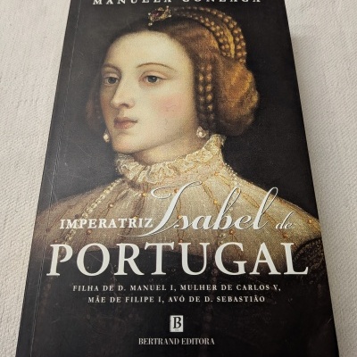 Capa do livro Imperatriz Isabel de Portugal com retrato renascentista