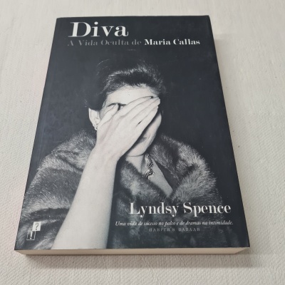 Capa do livro Diva A Vida Oculta de Maria Callas por Lyndsy Spence