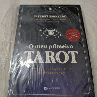 Livro O meu primeiro TAROT embalado em plástico