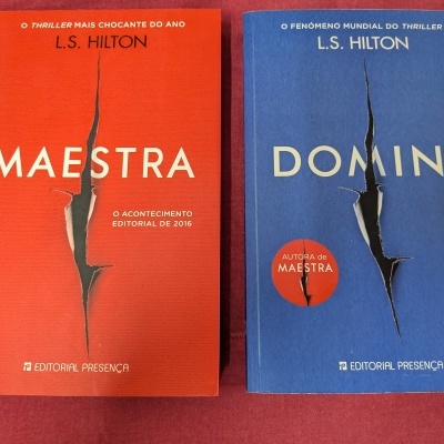Duas capas de livros vermelha e azul com títulos MAESTRA e DOMINA de L.S. HILTON
