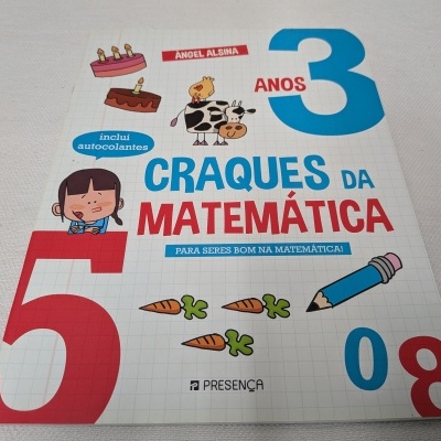 Capa de livro infantil 'Craques da Matemática' para 3 anos, com ilustrações e letras coloridas