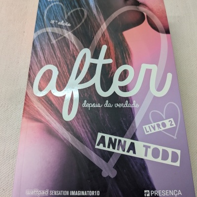Capa do livro after depois da verdade de Anna Todd com cores rosa e roxa